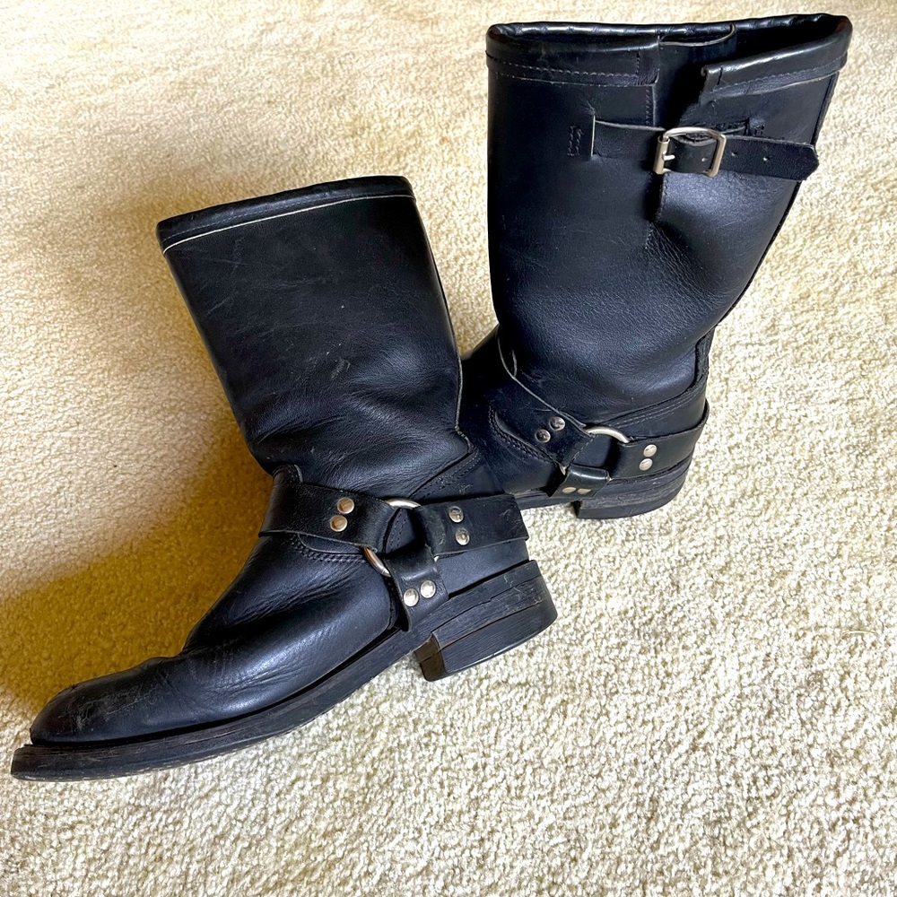 The Ultimate biker/ motorcycle boot! Quality leather, cool style